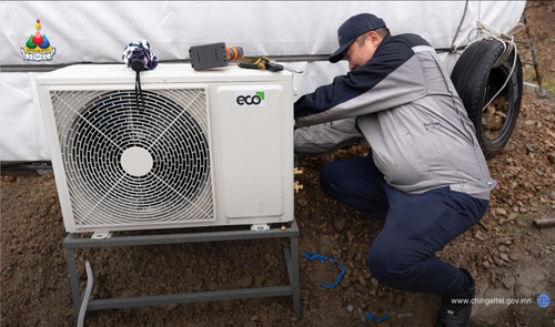 ЧИНГЭЛТЭЙ ДҮҮРГИЙН АЙЛУУДАД АГААРЫН ДУЛААНЫ НАСОС СУУРИЛУУЛЖ ЭХЭЛЛЭЭ